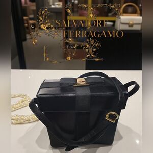 Salvatore Ferragamo Varo Bow Box Crossbody Bag Vintage EUC